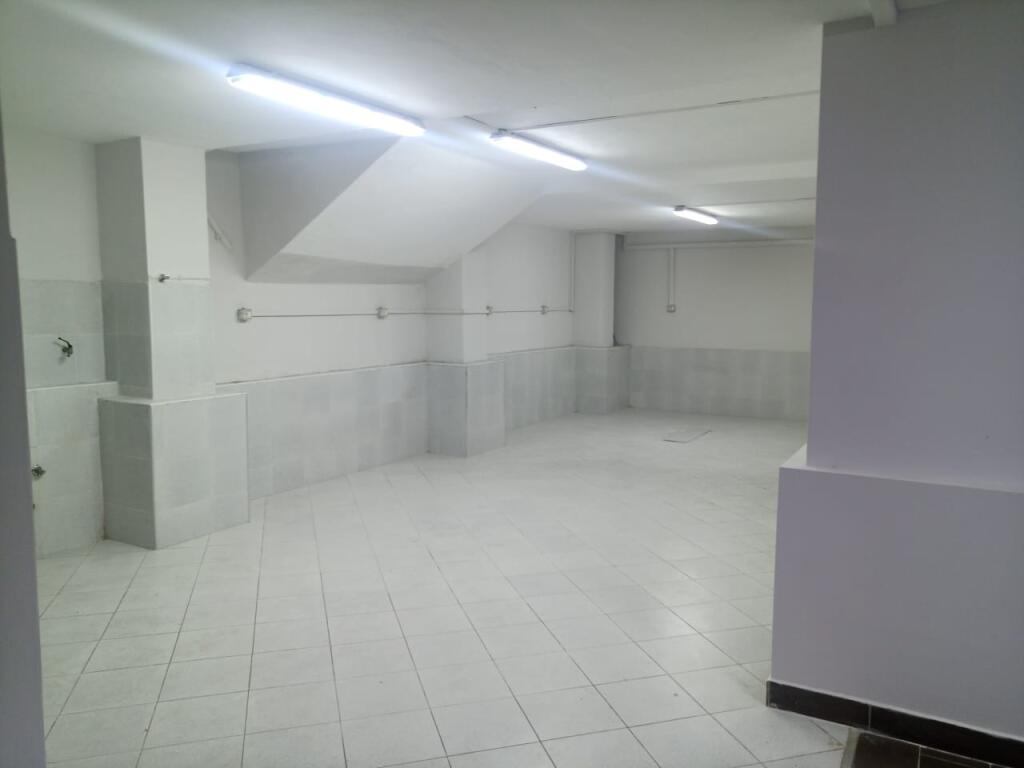 VENDITA MAGAZZINO 109 M2 IRFAN TOMINI 120.000 EURO