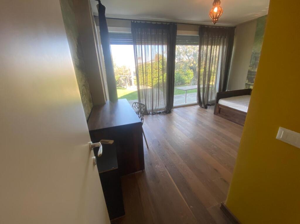 We rent a villa in Long Hill near Tegu