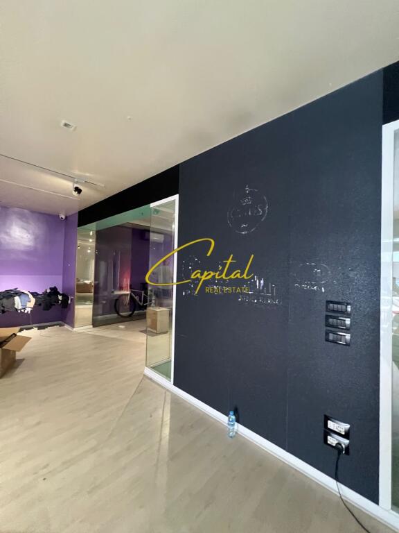 AMBIENTE COMMERCIALE IN AFFITTO 100 M2 EX MERCATO ELETTRICO 1000 EURO