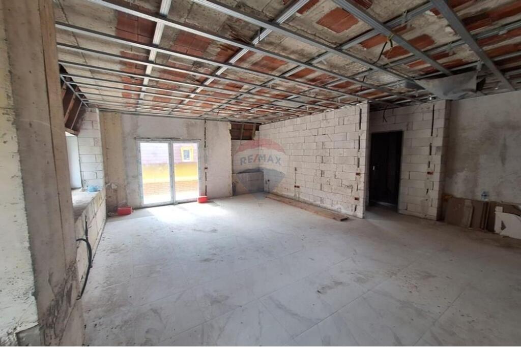 Apartment 2+1 for sale at Lake Land Residence