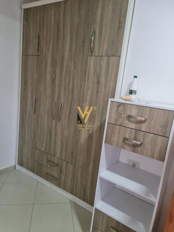MONOLOCALE IN AFFITTO A AMERICAN 2, VIA DIBRA 38.000 LEKE