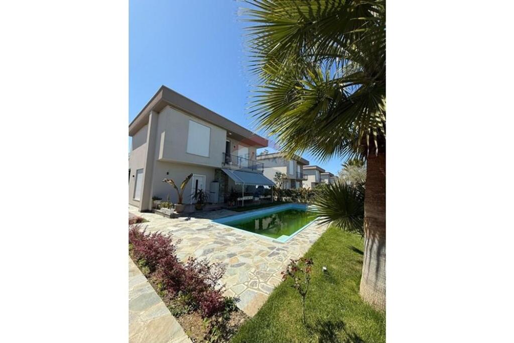 Villa in vendita, Baia di Lalezit