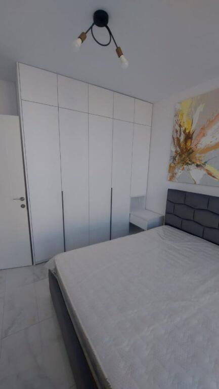 APARTAMENT ME QERA 1+1 YZBERISHT 500 EURO