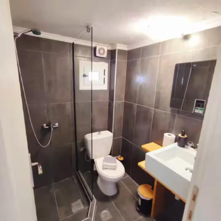 Appartamento in affitto 1+1 Yzberisht ( B2101189) Tirana