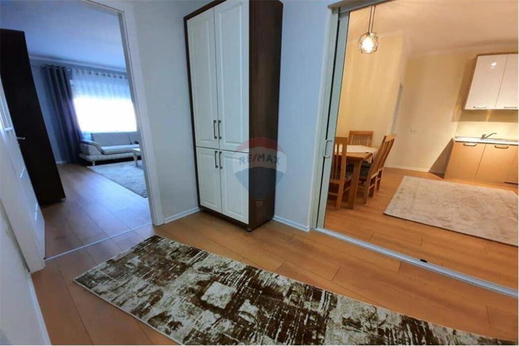Qira Apartament 2+1+Post Parkimi-Kopshti Botanik