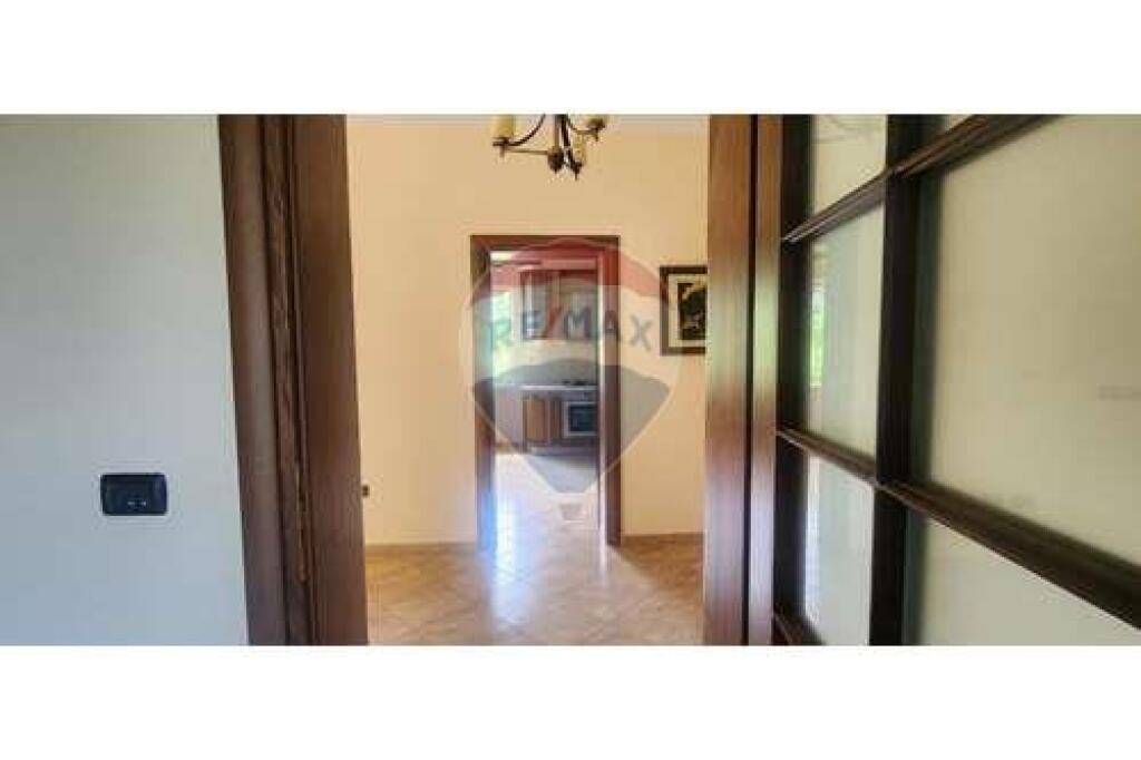 Villa in vendita, Peze Helmes