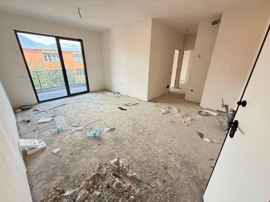 📣 Shitet Apartament 2+1+2 –📍 Rruga 5 Maji, Tiranë –🏦 Mundësi blerje me kredi  💶 Çmimi: 150.000 € (i padiskutueshëm)
