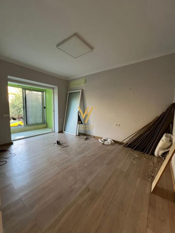 JEPET ZYRE 60 M2 ME QIRA TE IRFAN TOMINI 750 EURO