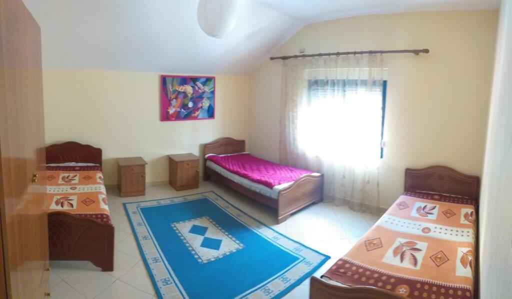 🏢In the Don Bosko area, near Supermarket Spar, a 3-story villa is for rent, partially furnished. 1,800 Euro (Gross)