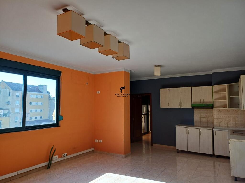 OFFICE FOR RENT 95 M2 BRRYLI 50,000 LEKE