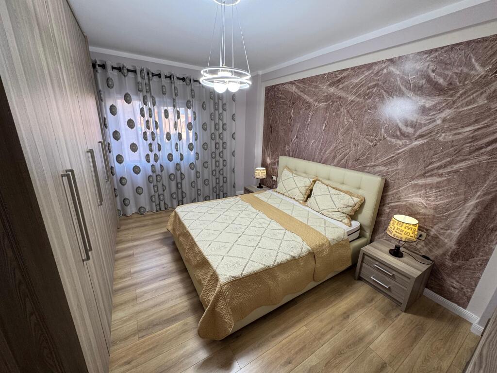 Appartamento 2+1 in Vendita 📍 Posizione: Kombinat, Tirana 💰 Prezzo: 147.000 Euro