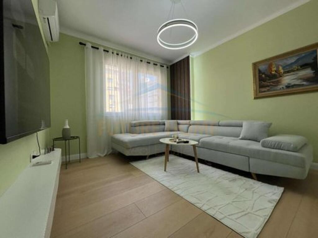 In vendita, appartamento 2+1, Yzberisht.