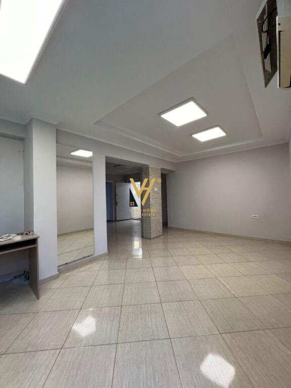 JEPET ZYRE 60 M2 ME QIRA TE IRFAN TOMINI 750 EURO