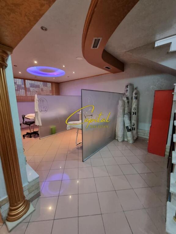 AMBIENT BIZNESI ME QERA 130 M2 RRUGA E DURRESIT 1.300 EURO