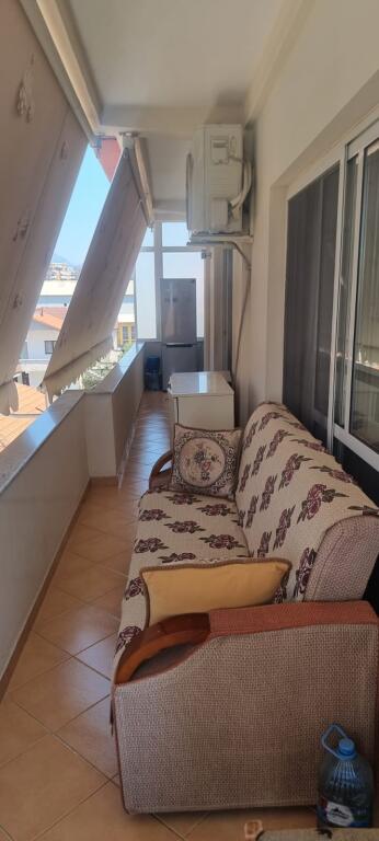 🏡 2-Bedroom Apartment with Veranda for Rent – Zogu i Zi, Tirana