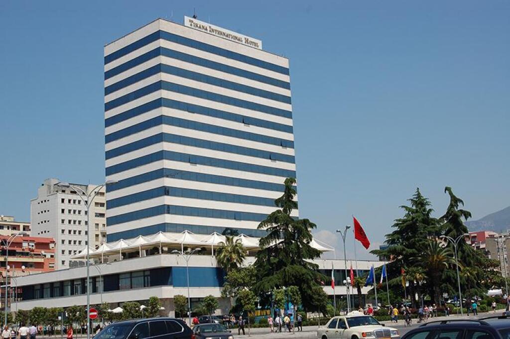 PREMISES FOR RENT IN THE CENTER