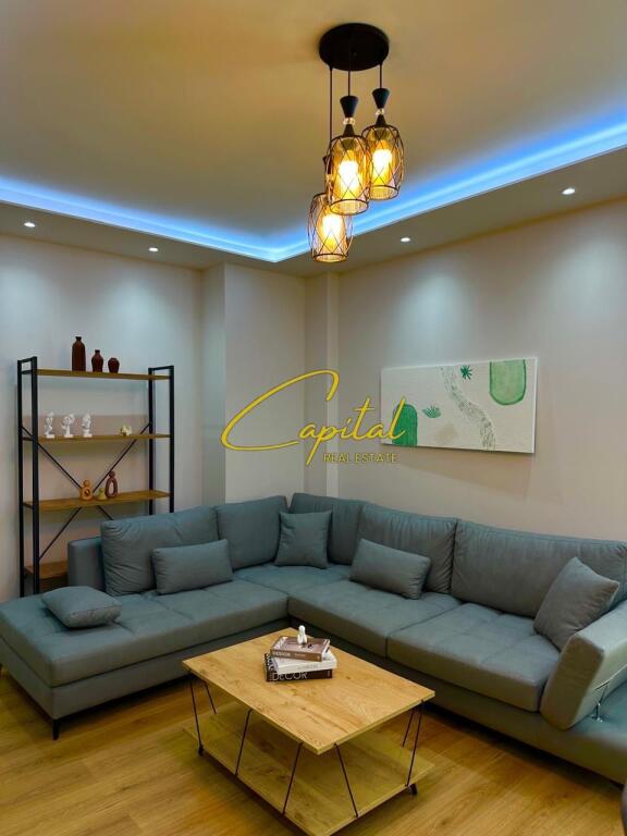 SHITET APARTAMENT 2+1+2 RRUGA E KAVAJES 250.000 EURO
