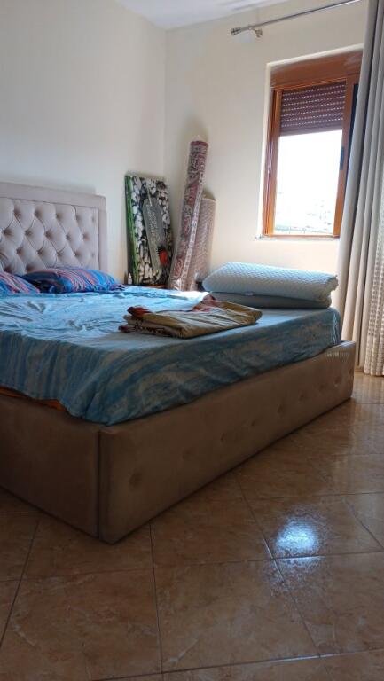 APARTAMENT ME QERA 2+1 RRUGA E KAVAJES 50.000 LEKE