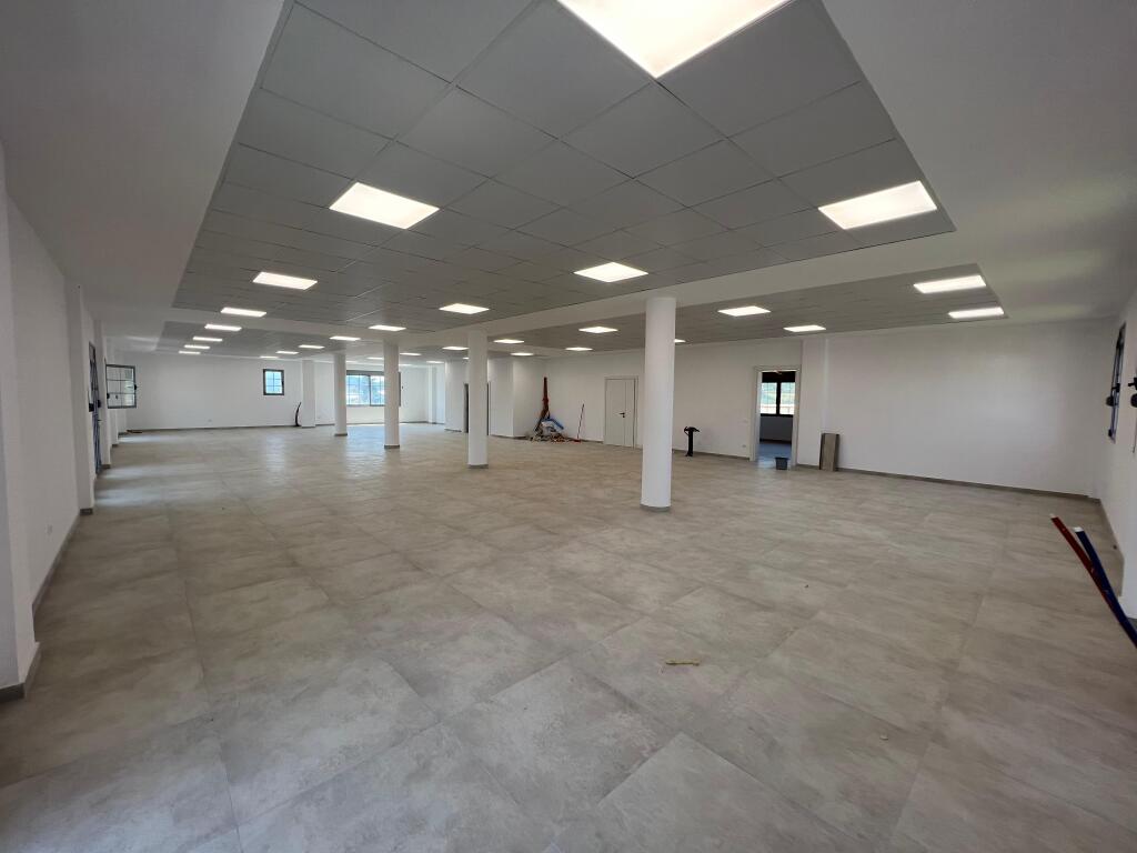 📣 FOR RENT Business Space For Office 📍 Sauk 🛣️ "Elbasanit" Street ✨
