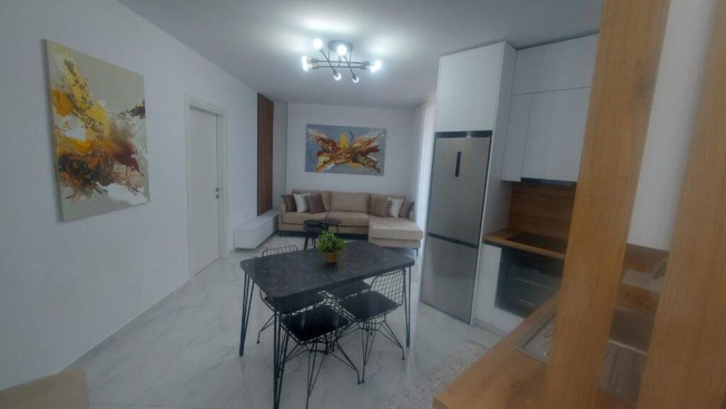 APARTAMENT ME QERA 1+1 YZBERISHT 500 EURO