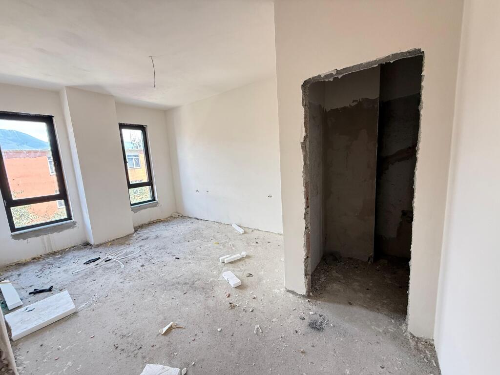 📣 Shitet Apartament 2+1+2 –📍 Rruga 5 Maji, Tiranë –🏦 Mundësi blerje me kredi  💶 Çmimi: 150.000 € (i padiskutueshëm)