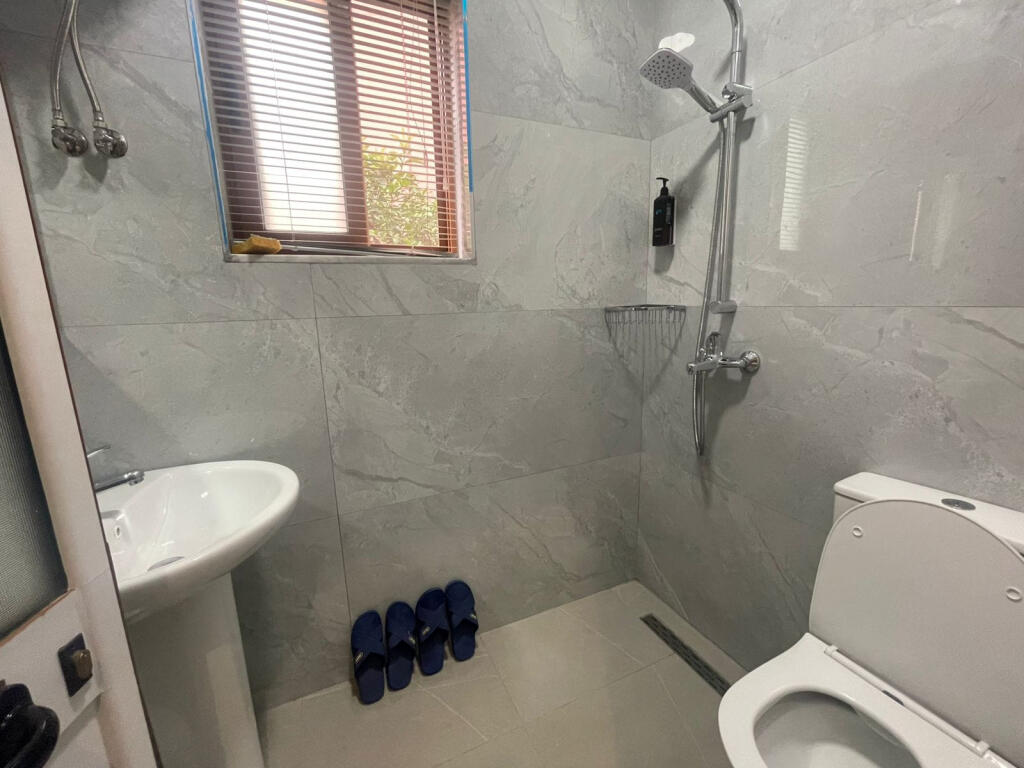 Jepen Me Qera 2 Garsioniere Tek Ministria E Drejtesise (ID BG138) Tirane
