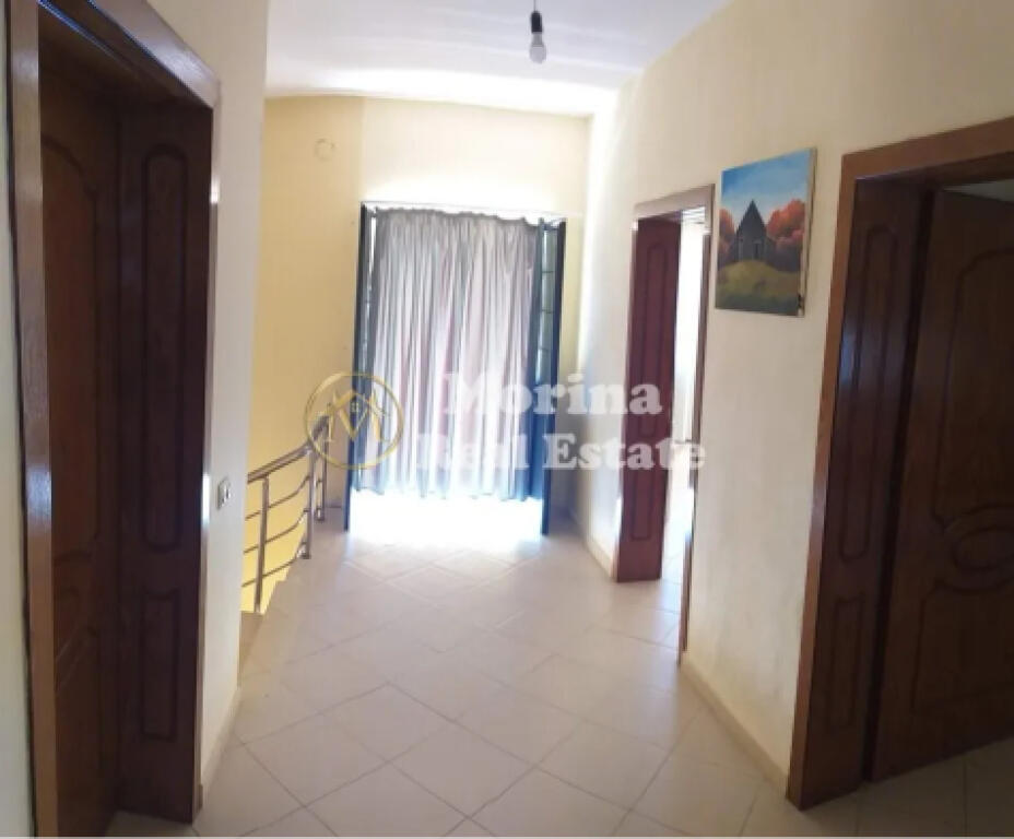 3-storey villa, Don Bosko, 2000 euros/month