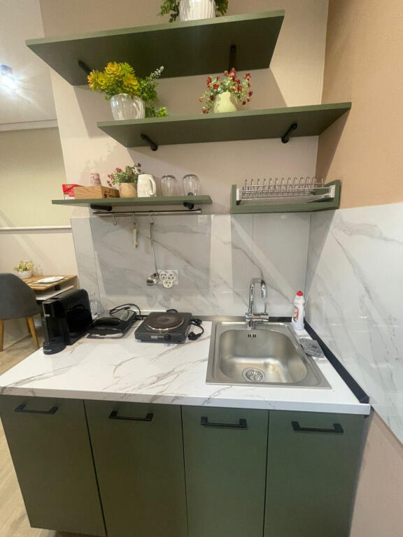 Jepen Me Qera 2 Garsioniere Tek Ministria E Drejtesise (ID BG138) Tirane