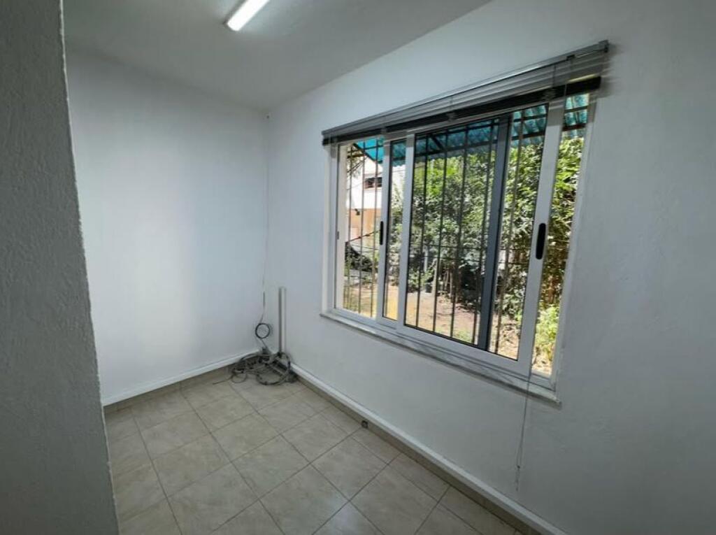 📢 Affittasi – Appartamento 1+1 📍 Via Muhamet Gjollesha, vicino a neranxit 💰 Prezzo: 400 € / mese