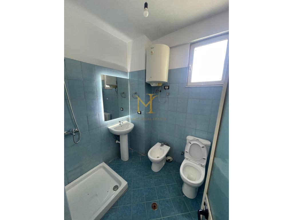 SHITET APARTAMENT 1+1 PRANE KAZAZIT NE DURRES !!