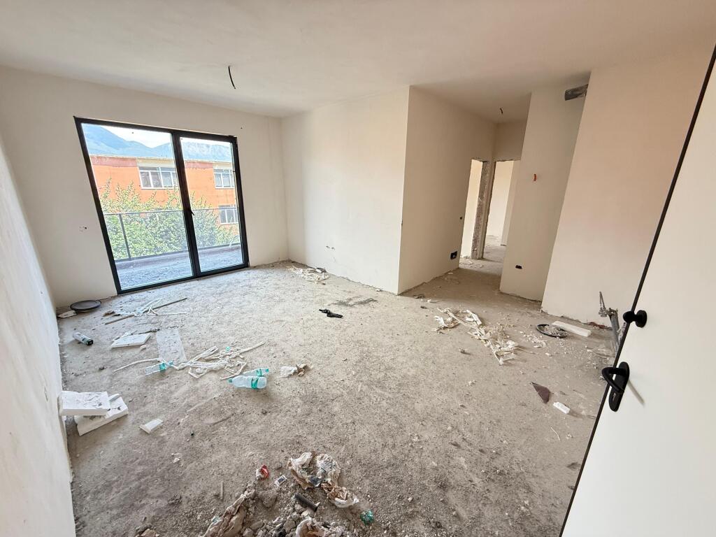 📣 Shitet Apartament 2+1+2 –📍 Rruga 5 Maji, Tiranë –🏦 Mundësi blerje me kredi  💶 Çmimi: 150.000 € (i padiskutueshëm)