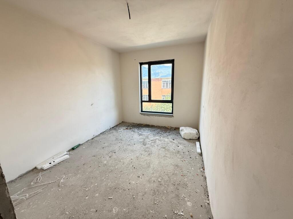 📣 Shitet Apartament 2+1+2 –📍 Rruga 5 Maji, Tiranë –🏦 Mundësi blerje me kredi  💶 Çmimi: 150.000 € (i padiskutueshëm)