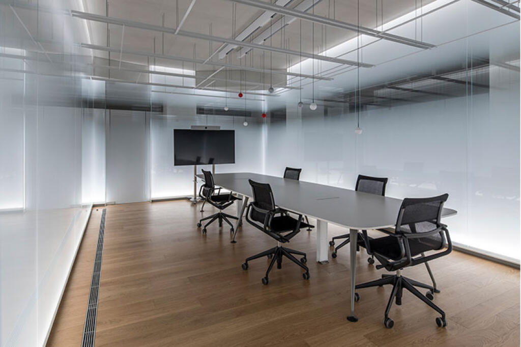 Office for Rent 2+1 Near Willson Square (ID BZ2656) Tirana