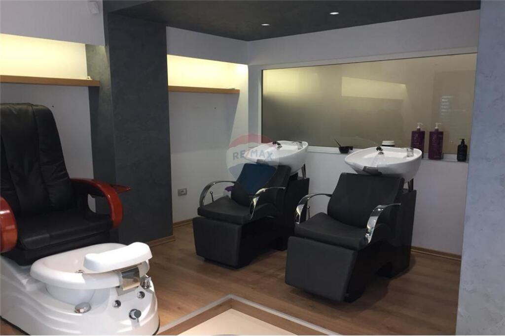 Affittasi attività commerciale in Myslym Shyri