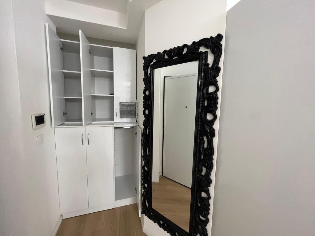 📣 AFFITTO SUPER Appartamento 1+1 con Balcone 📍Vicino a 21 Dhjetorit ✨     💶 Prezzo 600 Euro Non Trattabile