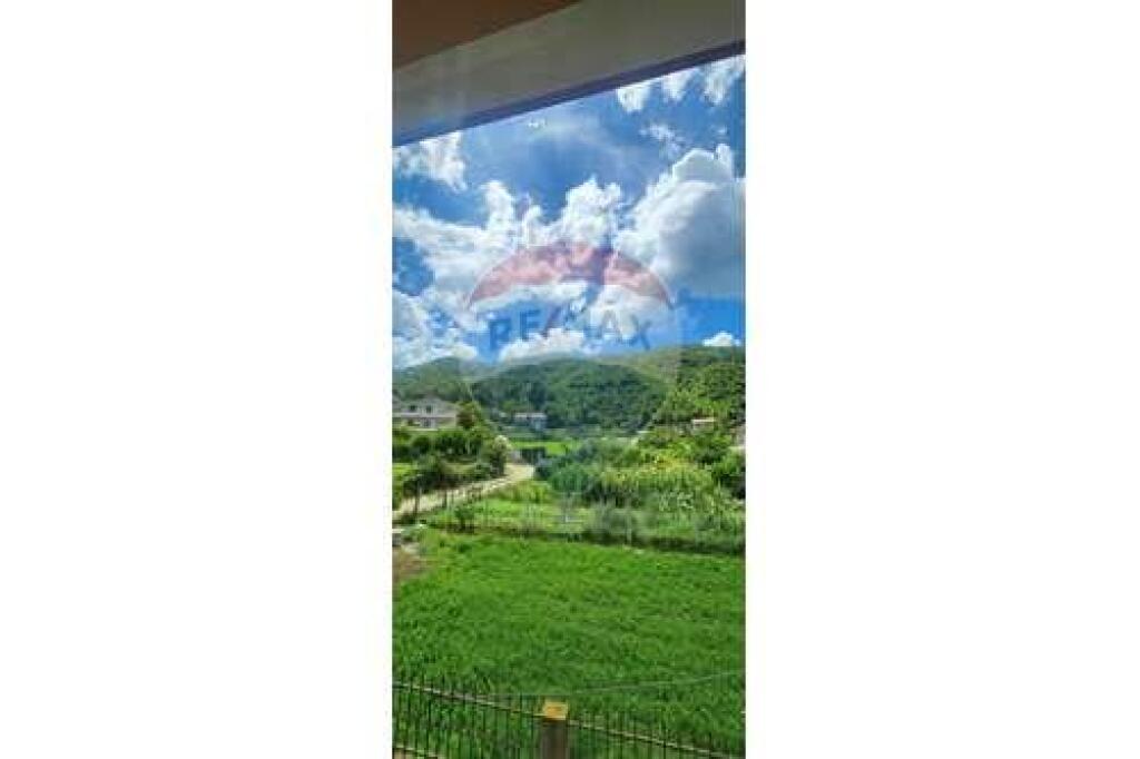 Villa in vendita, Peze Helmes