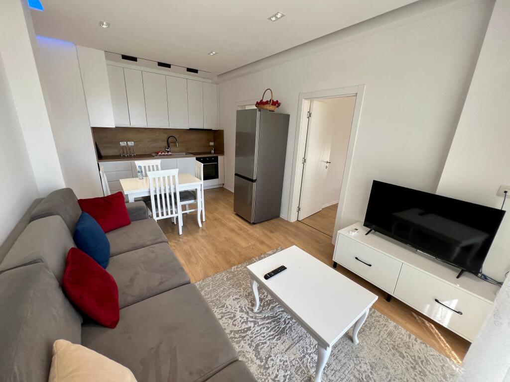 📣 SUPER RENT Apartment 2+1 With Parking 📍 Selite Food Market 🛣️ "Hamdi Pepo" Street ✨  💶 Price 600 Euro