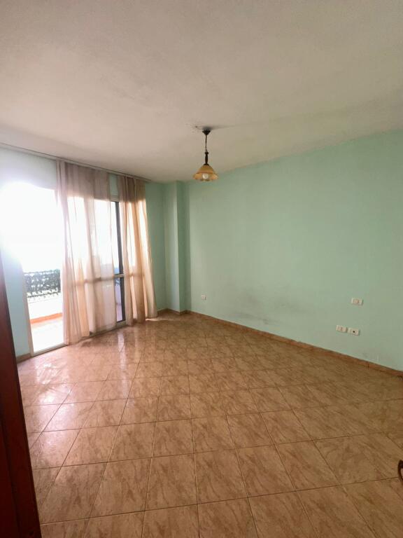 SHITET APARTAMENT 1+1+BALLKON TE HOTEL ADRIATIK PLAZH DURRES