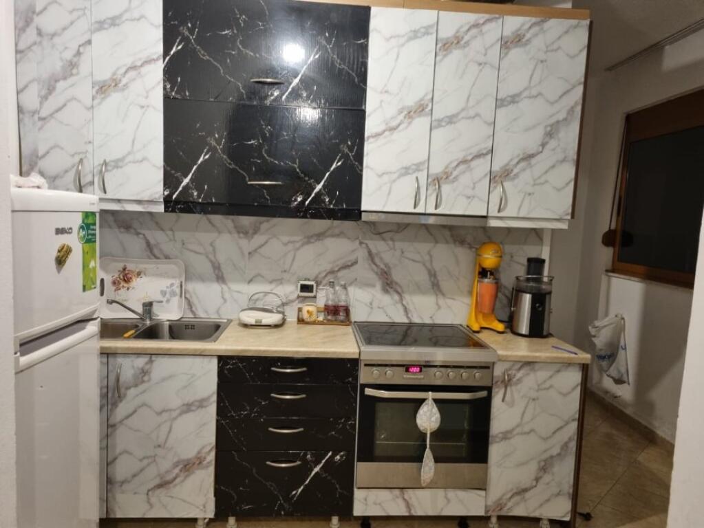 APARTAMENT ME QERA 2+1 RRUGA E KAVAJES 50.000 LEKE