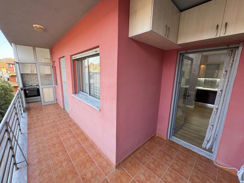 Appartamento 2+1 in Vendita 📍 Posizione: Kombinat, Tirana 💰 Prezzo: 147.000 Euro