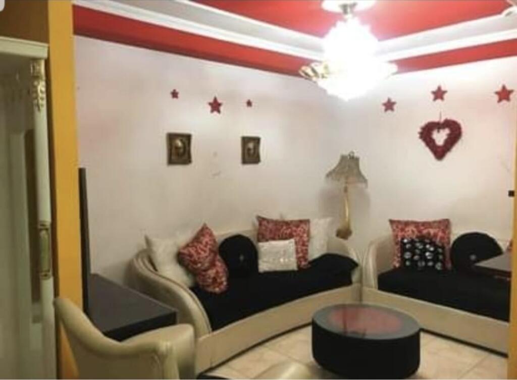 In vendita occasione appartamento 2+1+2 di fronte a Delijorgjit, blv bajram curri