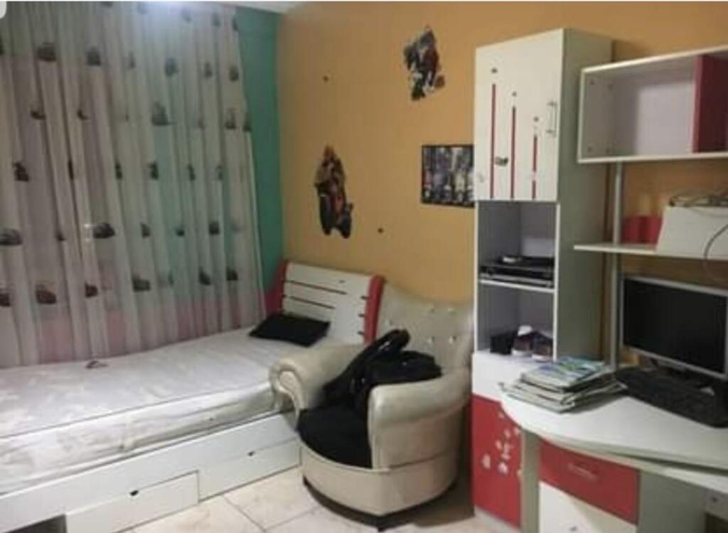 In vendita occasione appartamento 2+1+2 di fronte a Delijorgjit, blv bajram curri