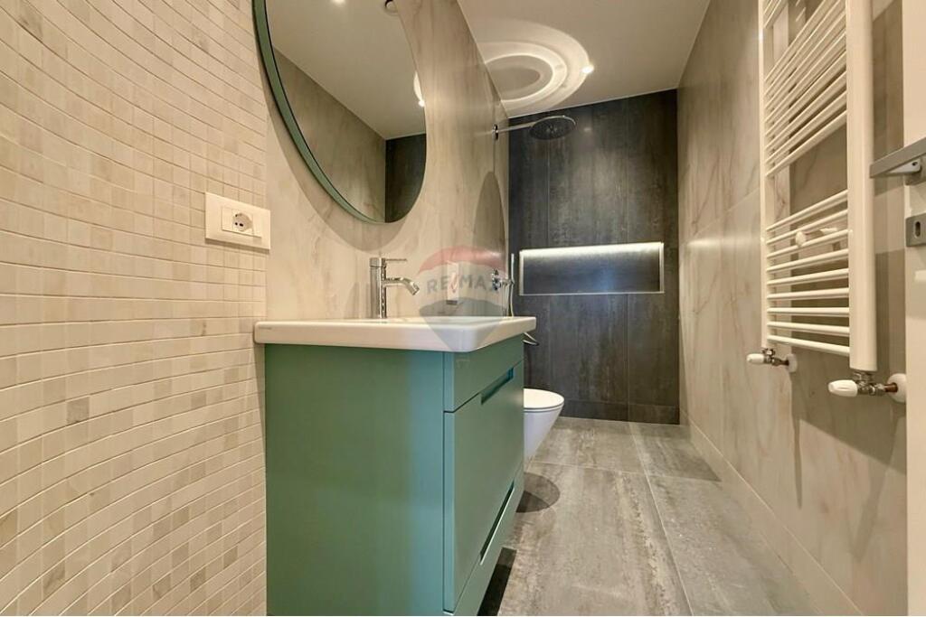 Tirane, Penthouse for sale 5th floor, 276 m² 650,000 € ID: 530291018-833