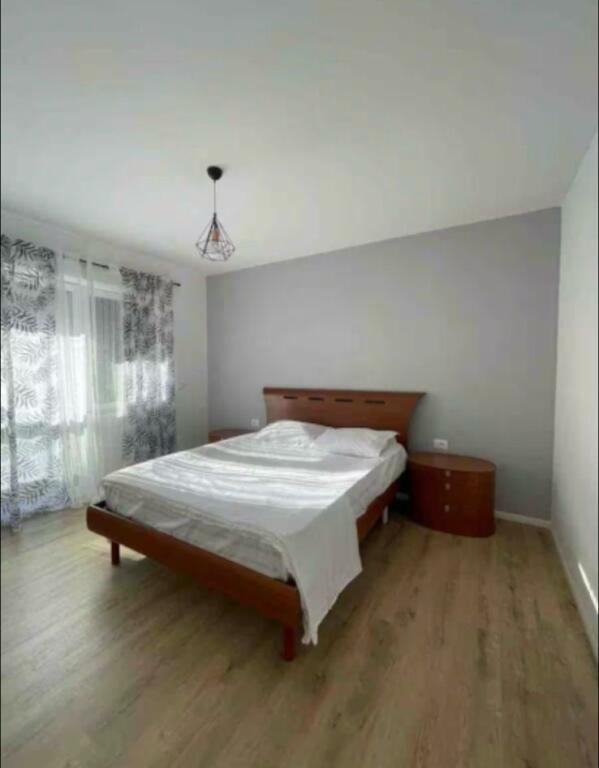 For rent 2+1+1 At Mozaik near 21 Dhjetori