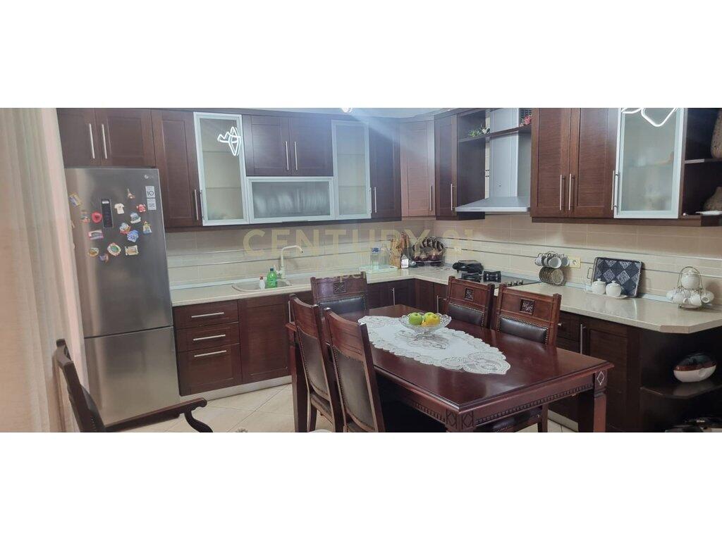 🏡 Apartment 2+1 for Rent – Zogu i Zi (Private Villa, 4th Floor)