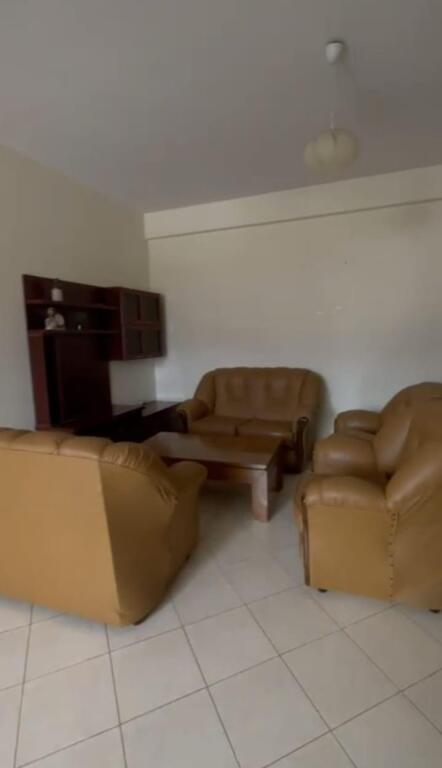 Affittasi casa 2+1+2, Ali Dem vicino al campo sportivo 450 Mila lek