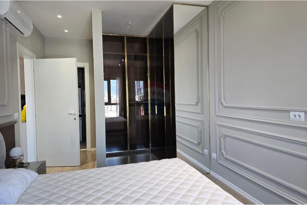 APARTAMENT 2+1 ME QIRA TEK RRUGA E KAVAJES