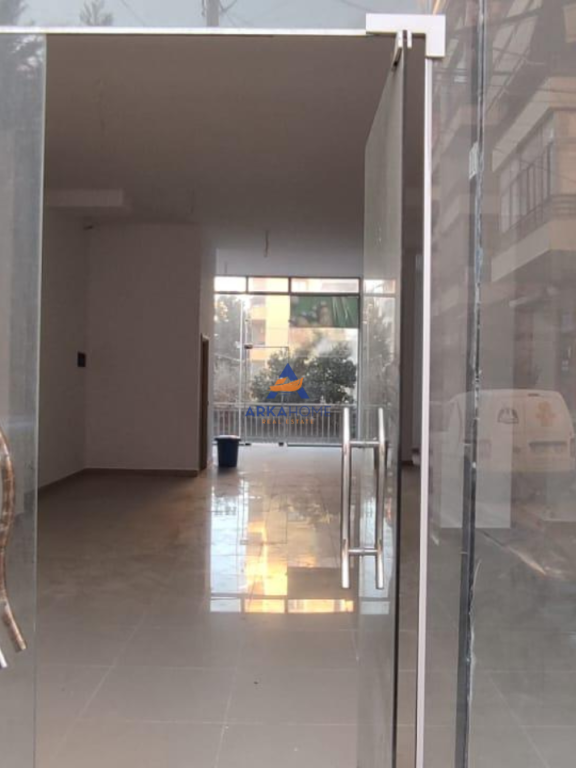 NEGOZIO IN VENDITA 100M2 "TE FRESKU, VIA SHEFQET KUKA" 130.000 EURO