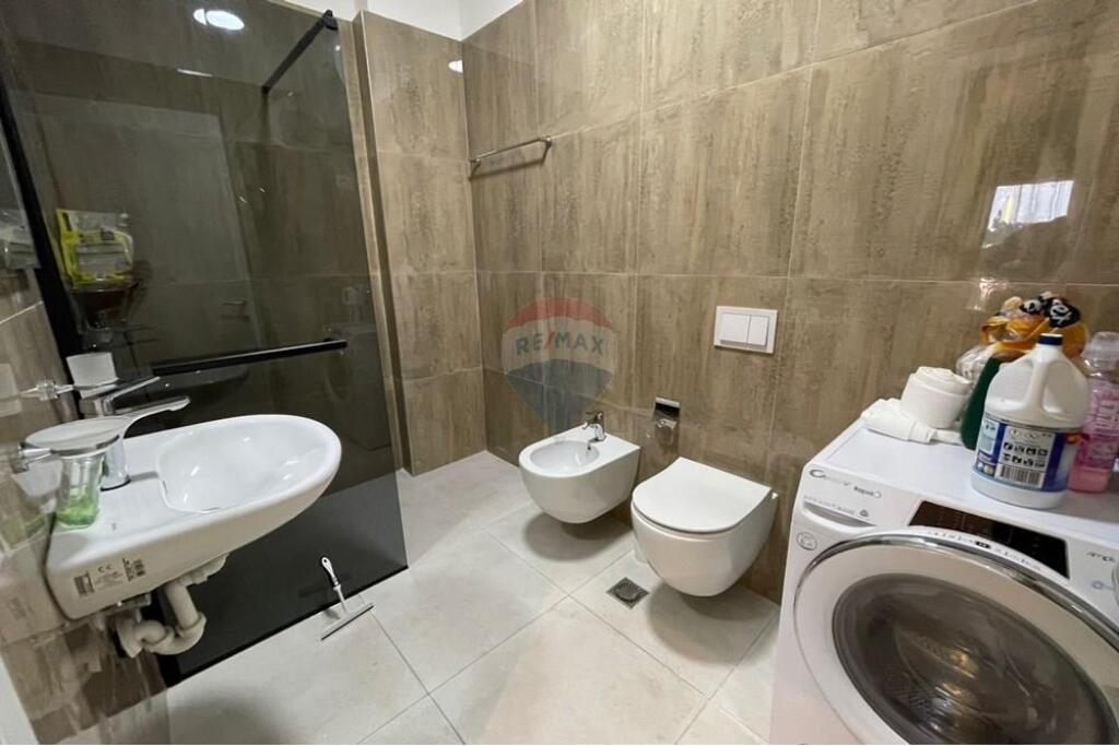 Jepet me qira Apartament 2+1 te Garden Building