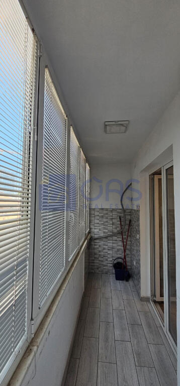 Jepet me qera apartament 1+1 tek Rruga e Barrikadave.